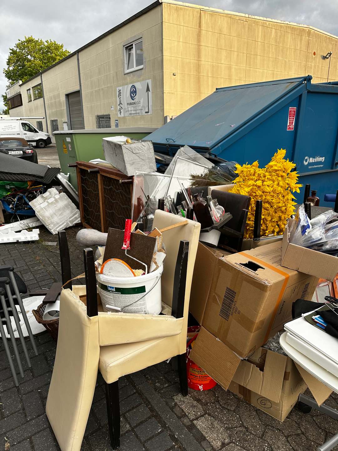 Sperrmüll-Aktion: Aufräumen mit (Theater-)Geschichte